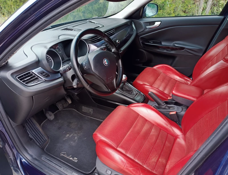 Alfa Romeo Giulietta, снимка 11 - Автомобили и джипове - 50421619