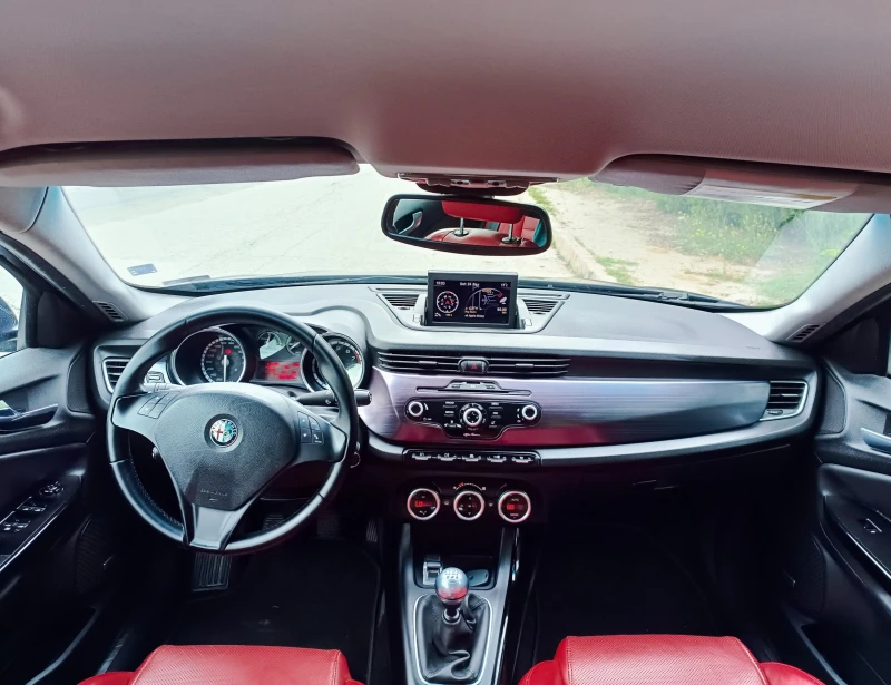 Alfa Romeo Giulietta, снимка 14 - Автомобили и джипове - 50421619