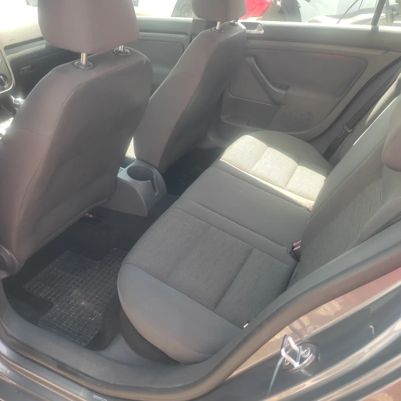 VW Golf 1.4i 5врати, снимка 10 - Автомобили и джипове - 52515053