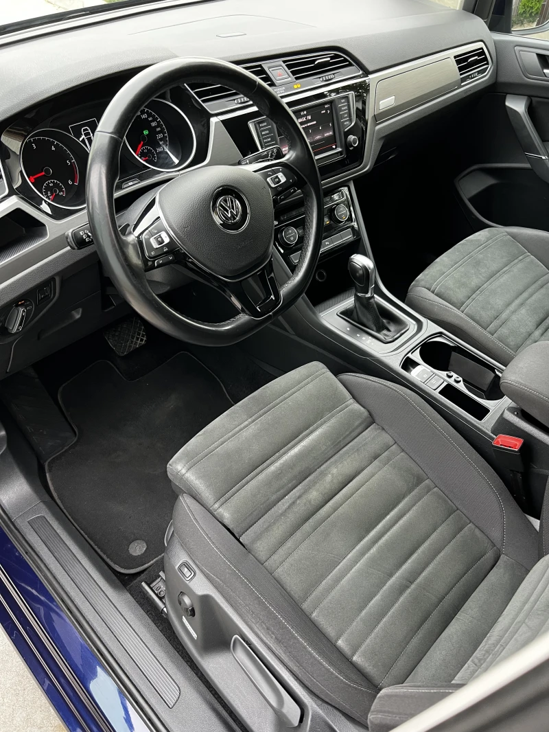 VW Touran Comfort BlueMotion, снимка 10 - Автомобили и джипове - 52194915