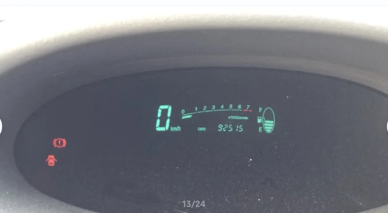 Toyota Yaris 1.0 i vvti, снимка 4 - Автомобили и джипове - 52250728