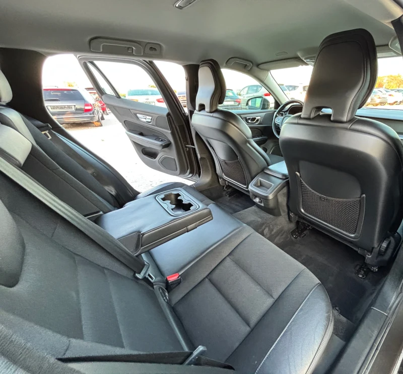 Volvo V60 Cross Country 2.0D/4Х4/D4/ЕВРО 6/KAMERA, снимка 8 - Автомобили и джипове - 52553320