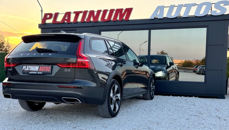 Volvo V60 Cross Country 2.0D/4Х4/D4/ЕВРО 6/KAMERA, снимка 10 - Автомобили и джипове - 52553320