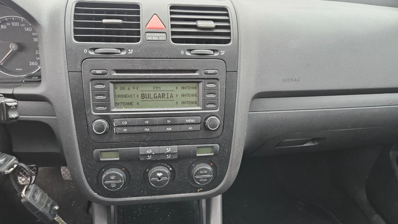 VW Golf, снимка 9 - Автомобили и джипове - 53060783