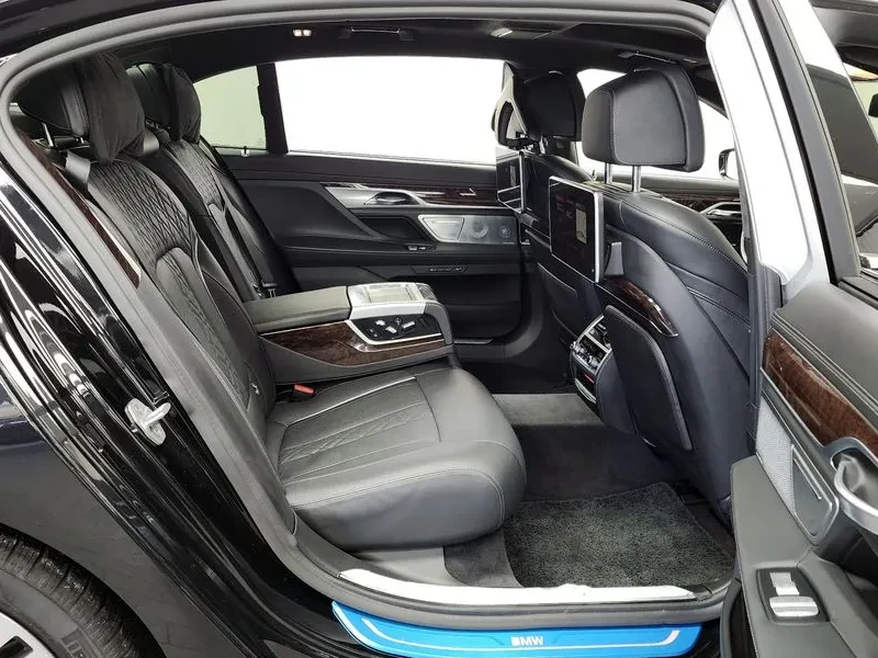 BMW 750 Li xDrive, снимка 12 - Автомобили и джипове - 53335380