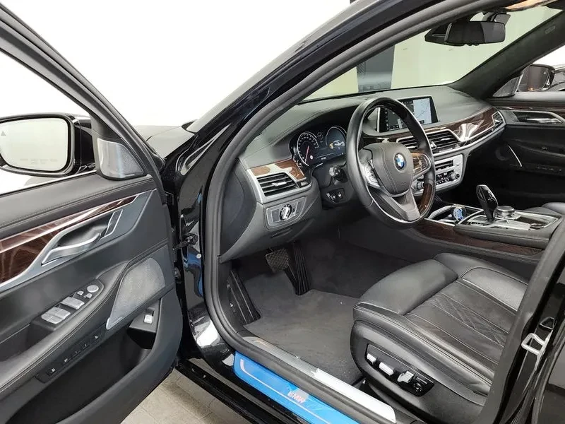 BMW 750 Li xDrive - изображение 10