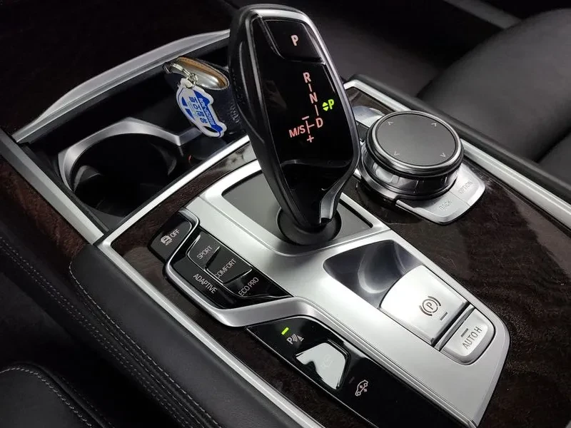 BMW 750 Li xDrive - изображение 9