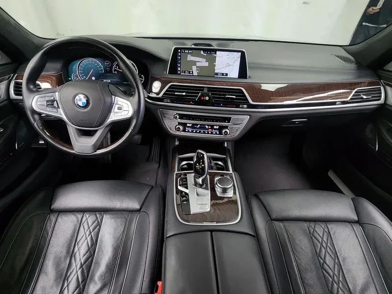 BMW 750 Li xDrive - изображение 7