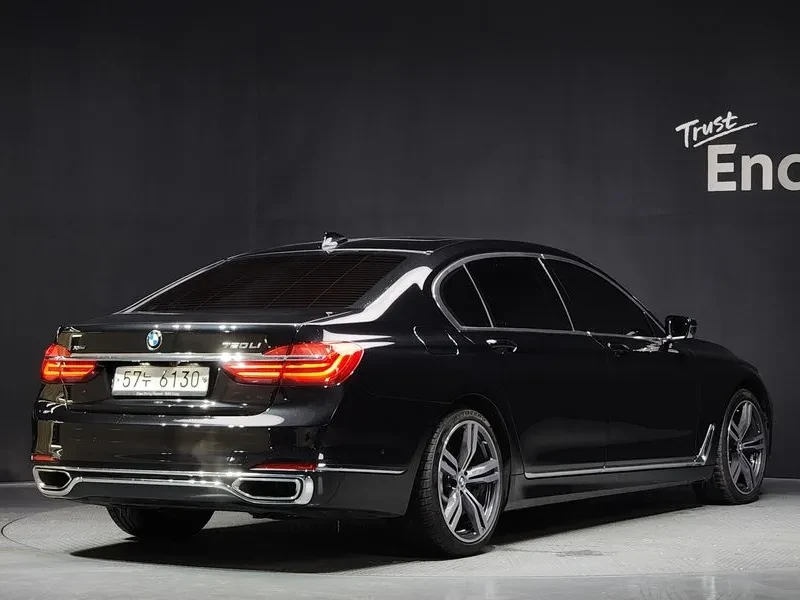 BMW 750 Li xDrive - изображение 2