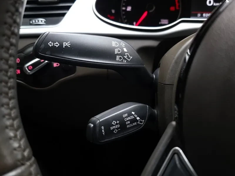 Audi A4 2.0 TDI, снимка 17 - Автомобили и джипове - 54143384