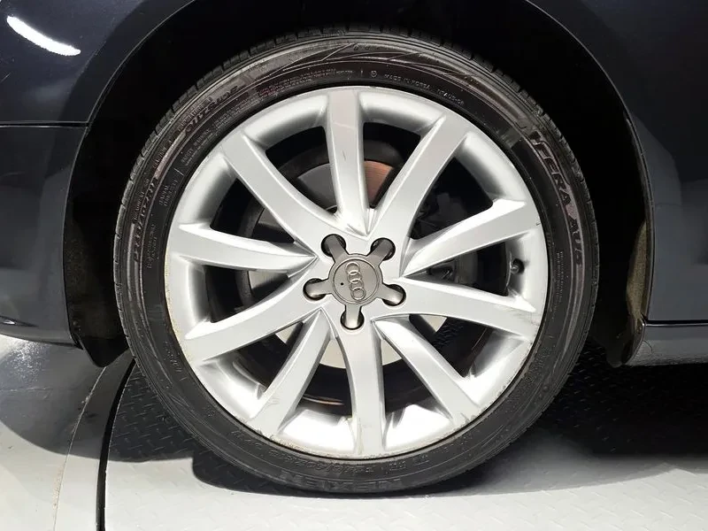 Audi A4 2.0 TDI, снимка 5 - Автомобили и джипове - 54143384