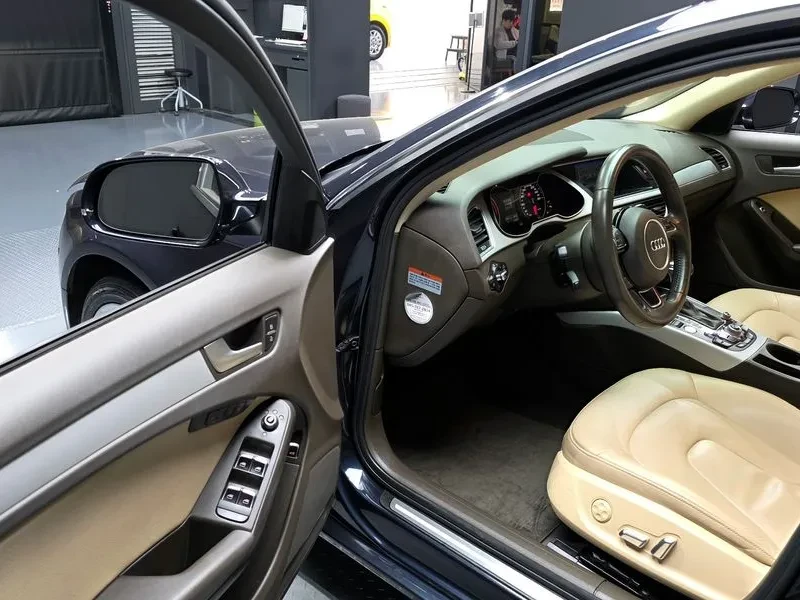 Audi A4 2.0 TDI, снимка 11 - Автомобили и джипове - 54143384