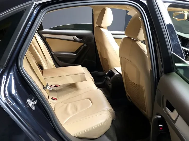 Audi A4 2.0 TDI, снимка 12 - Автомобили и джипове - 54143384