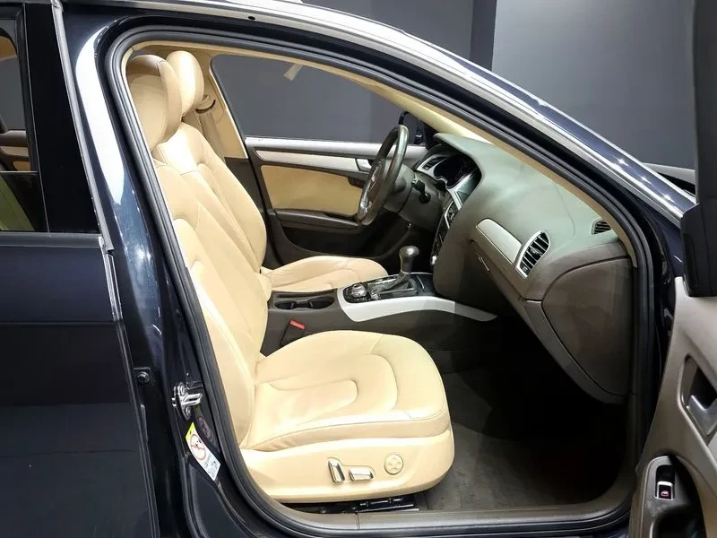 Audi A4 2.0 TDI, снимка 10 - Автомобили и джипове - 54143384