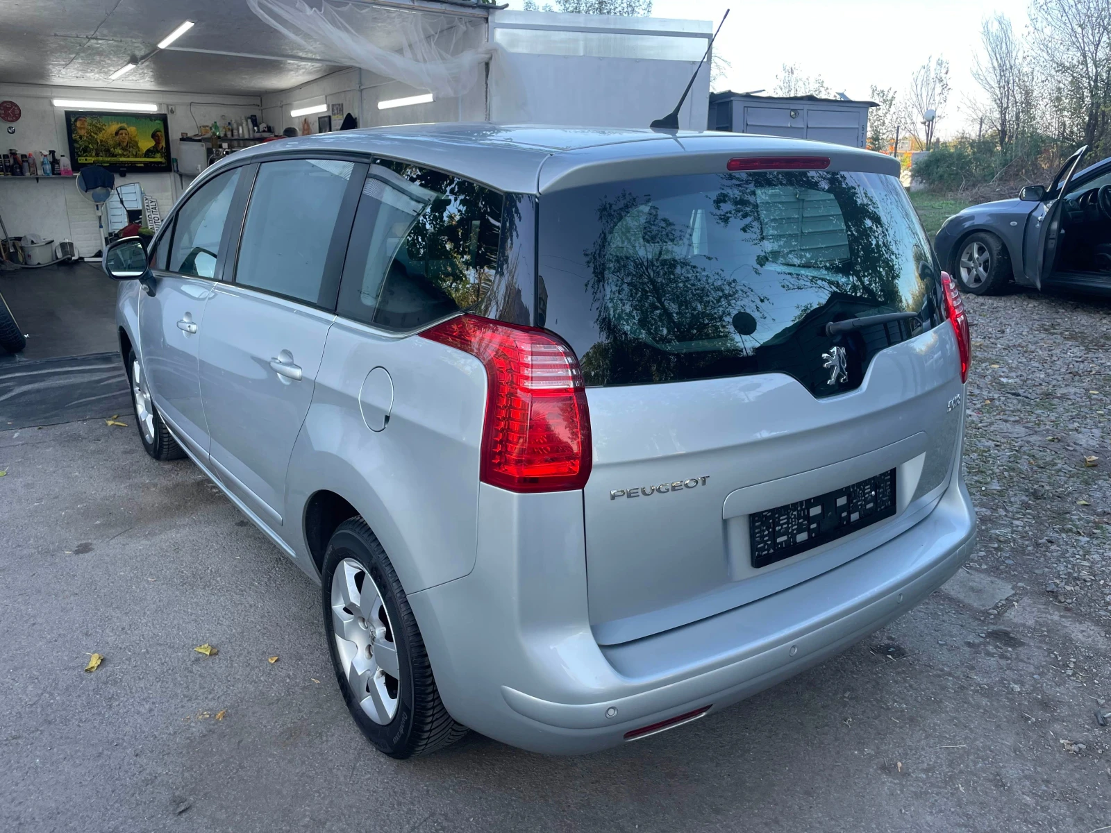 Peugeot 5008 1.6HDI - изображение 4