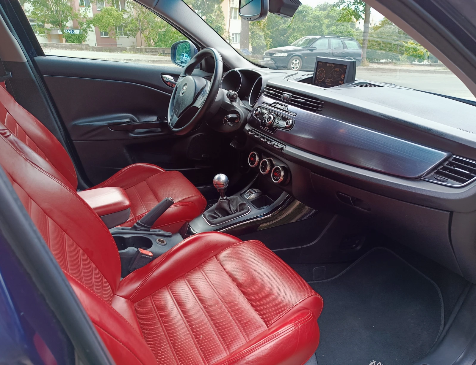 Alfa Romeo Giulietta | Mobile.bg   12