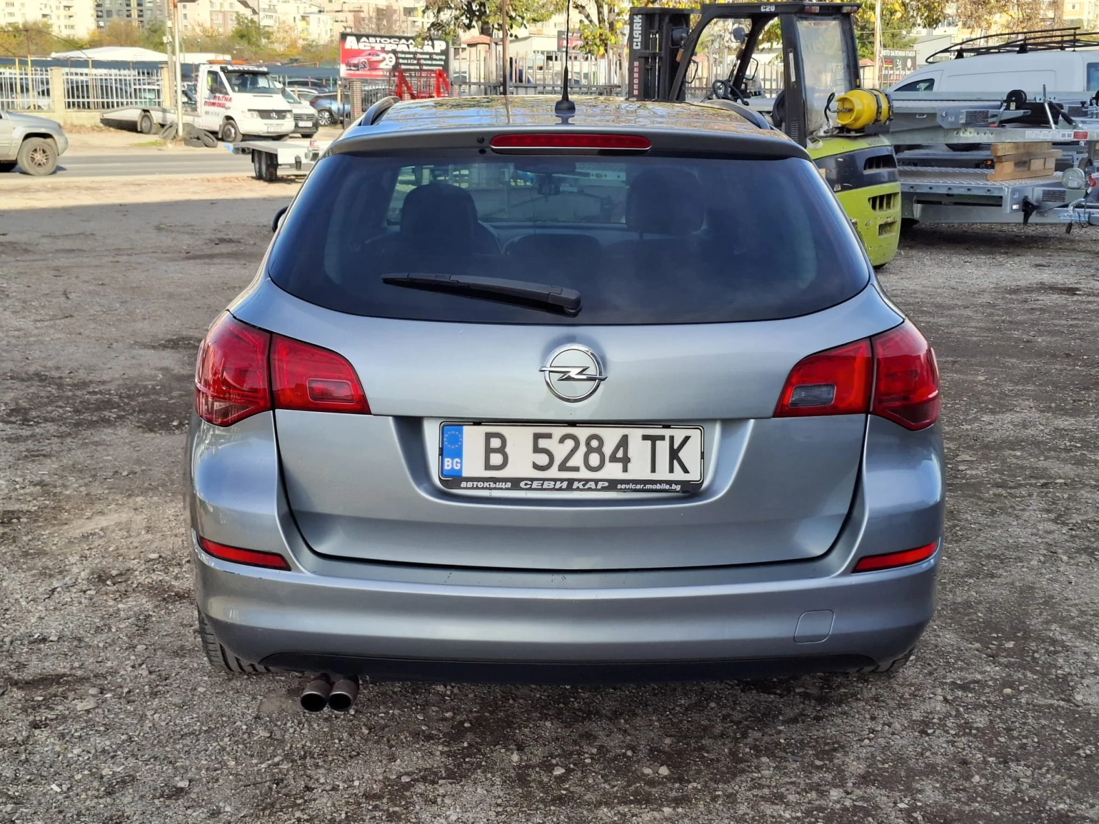 Opel Astra J Sports Tourer - изображение 6