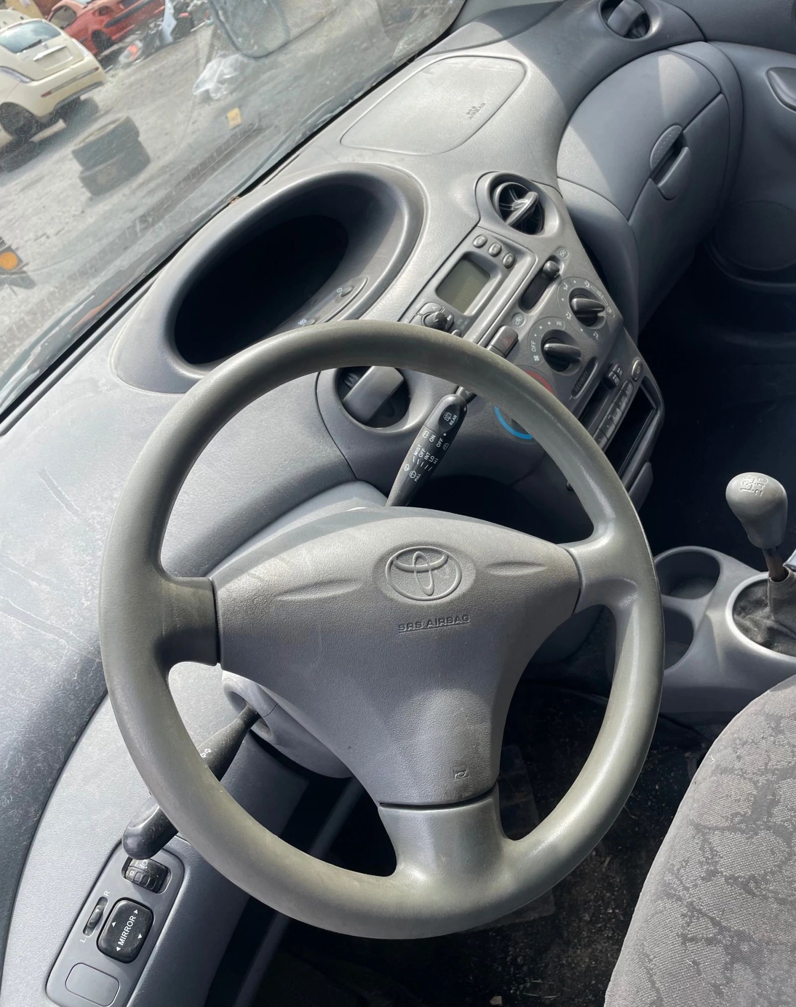 Toyota Yaris 1.0 i vvti и 1.3 vvti, снимка 11 - Автомобили и джипове - 53162245