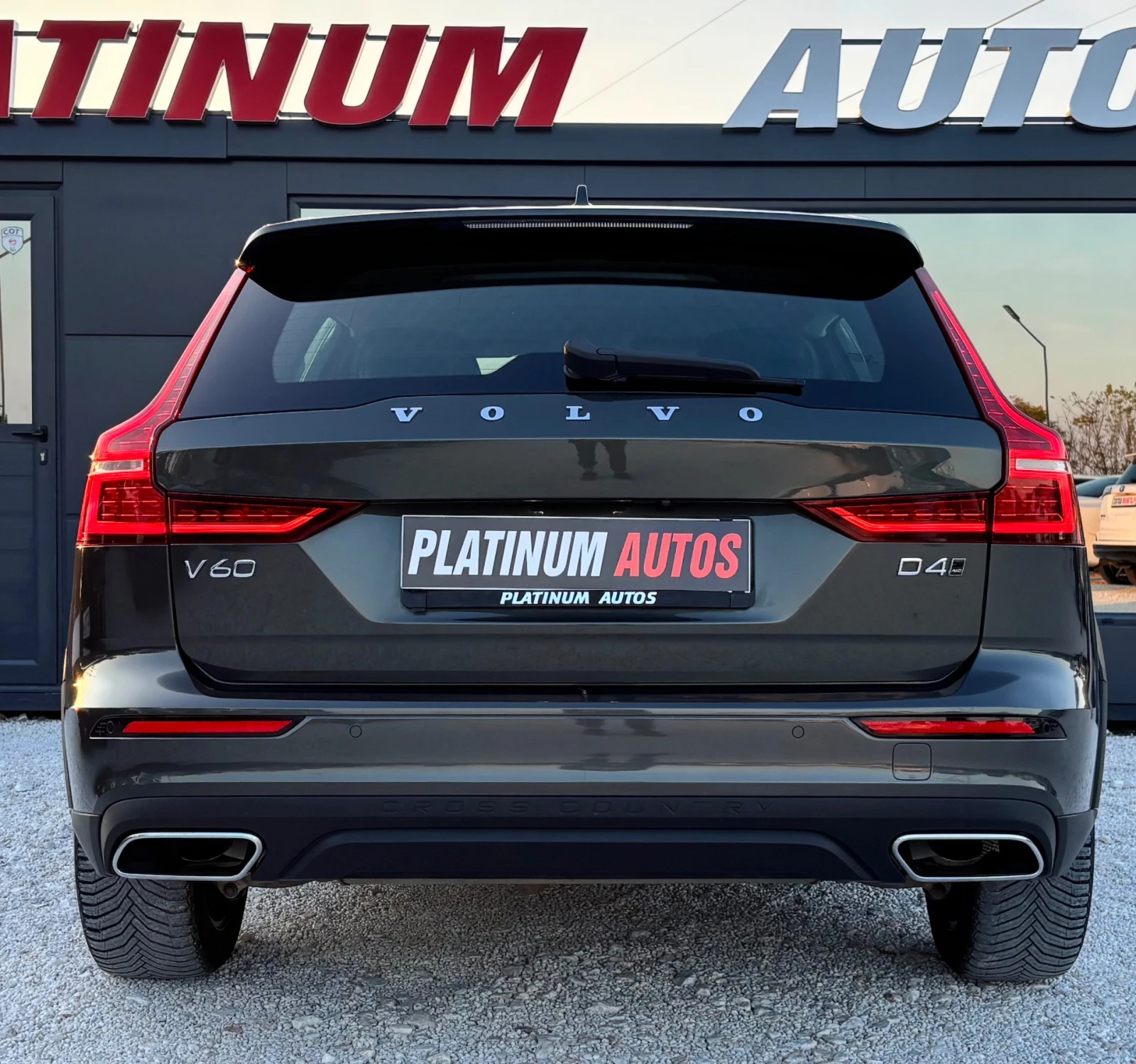 Volvo V60 Cross Country 2.0D/4Х4/D4/ЕВРО 6/ПАРКТРОНИК - изображение 9