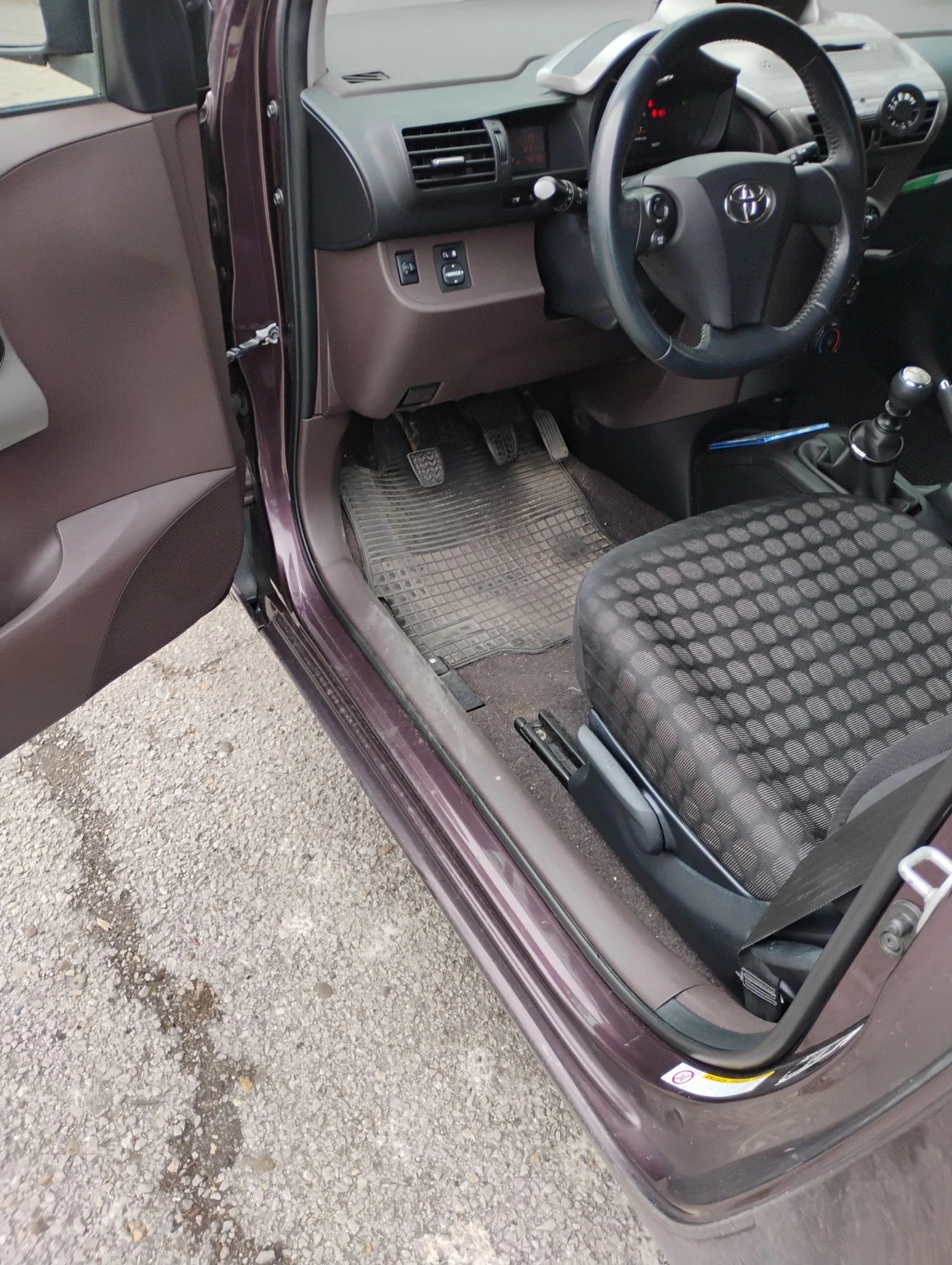 Toyota IQ | Mobile.bg � ����������� 8