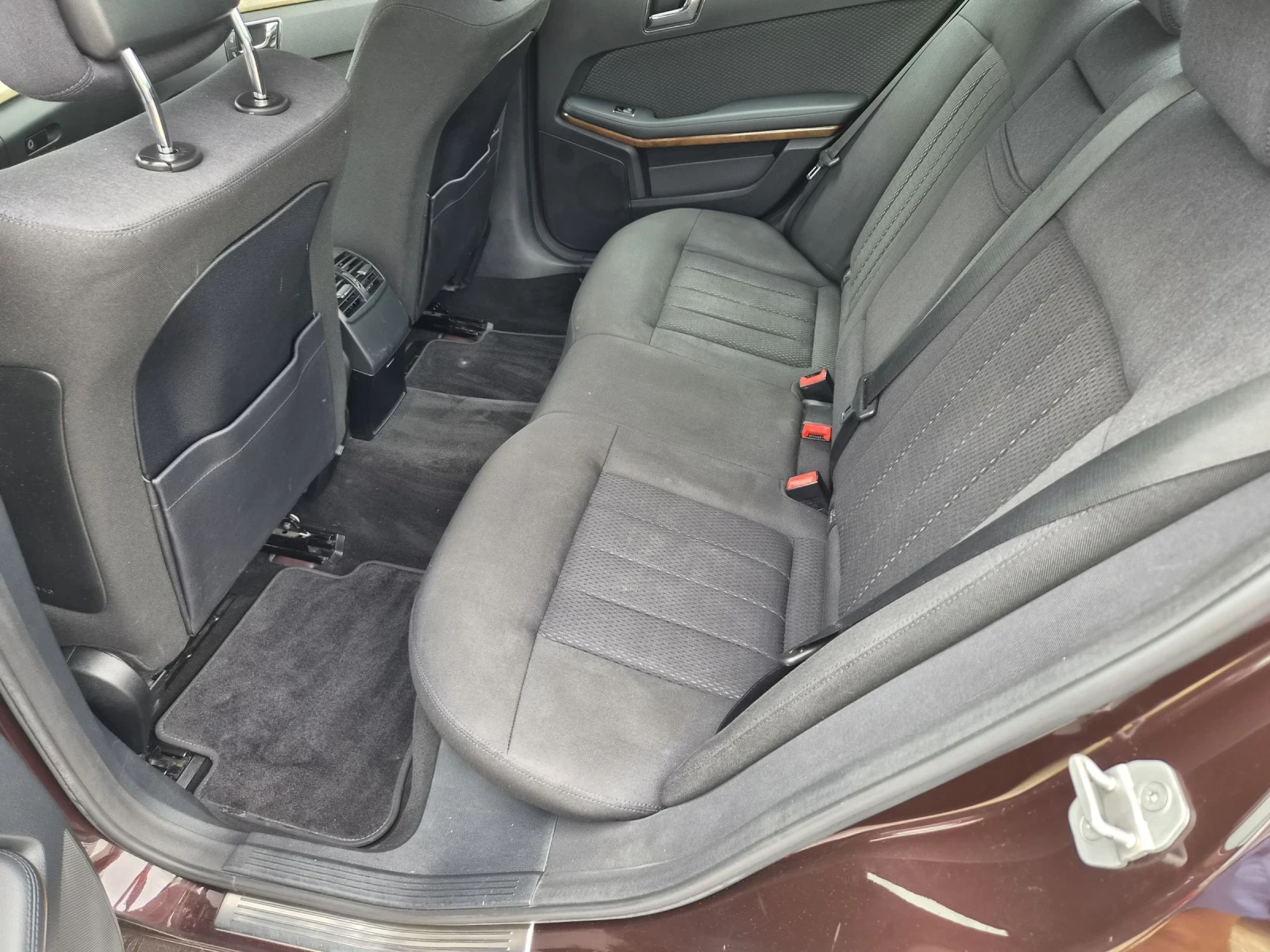 Mercedes-Benz E 220 E 220 CDI, снимка 12 - Автомобили и джипове - 53163024