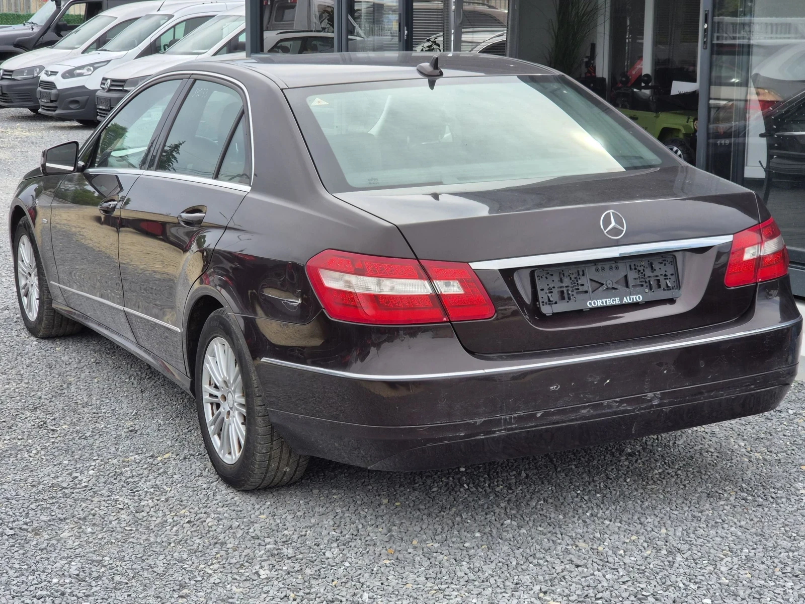 Mercedes-Benz E 220 E 220 CDI, снимка 5 - Автомобили и джипове - 53163024