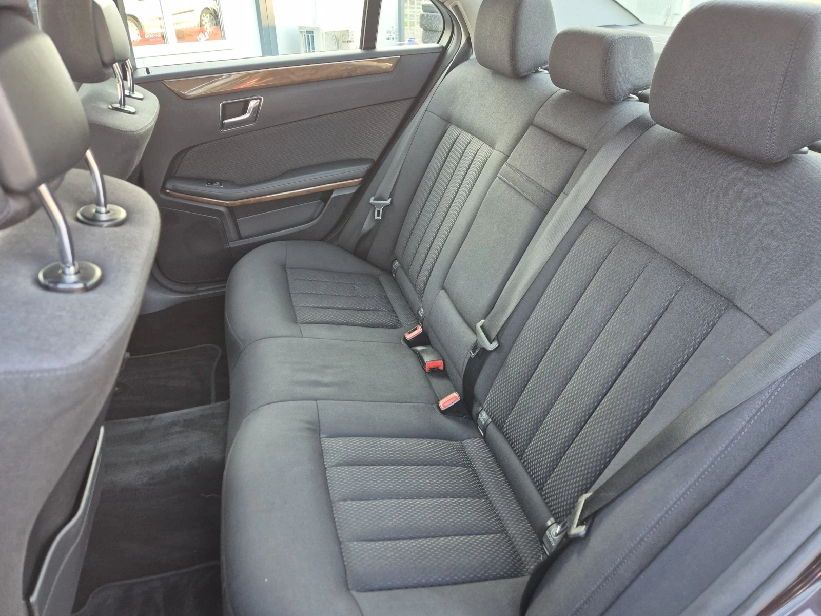 Mercedes-Benz E 220 E 220 CDI - изображение 9