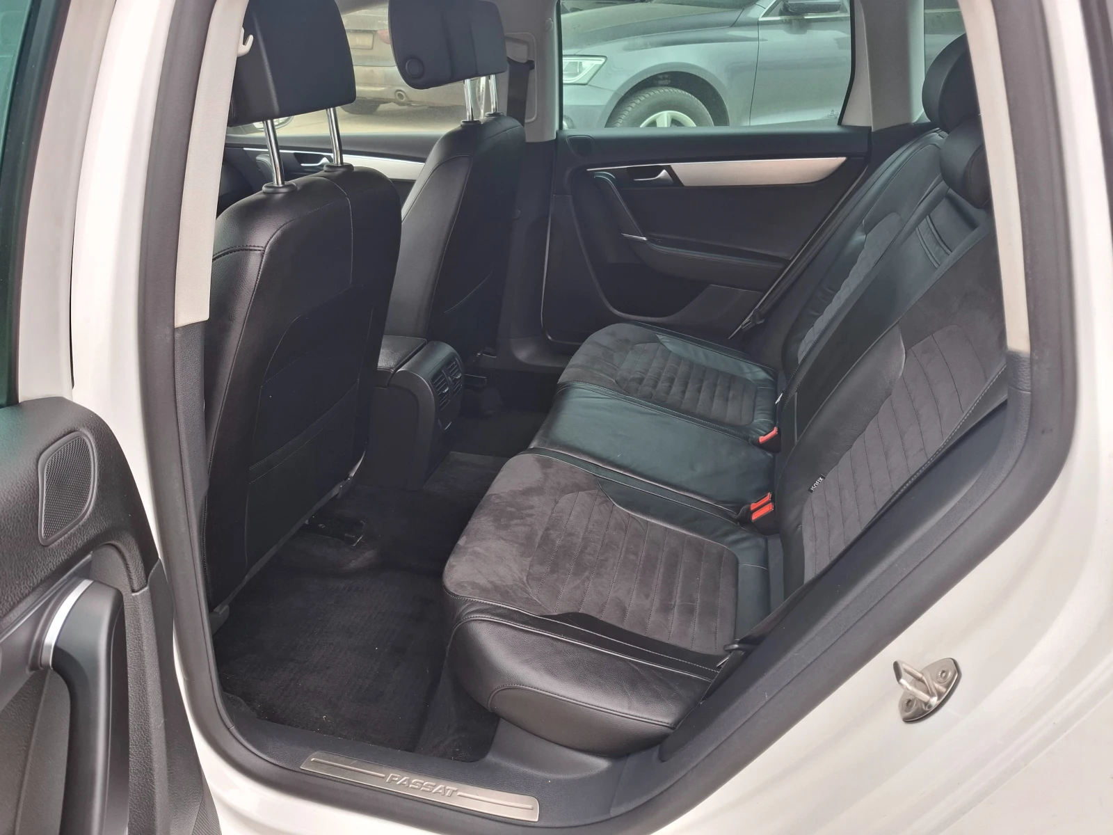 VW Passat 2.0tdi Navi Кожа Камера, снимка 7 - Автомобили и джипове - 53899168