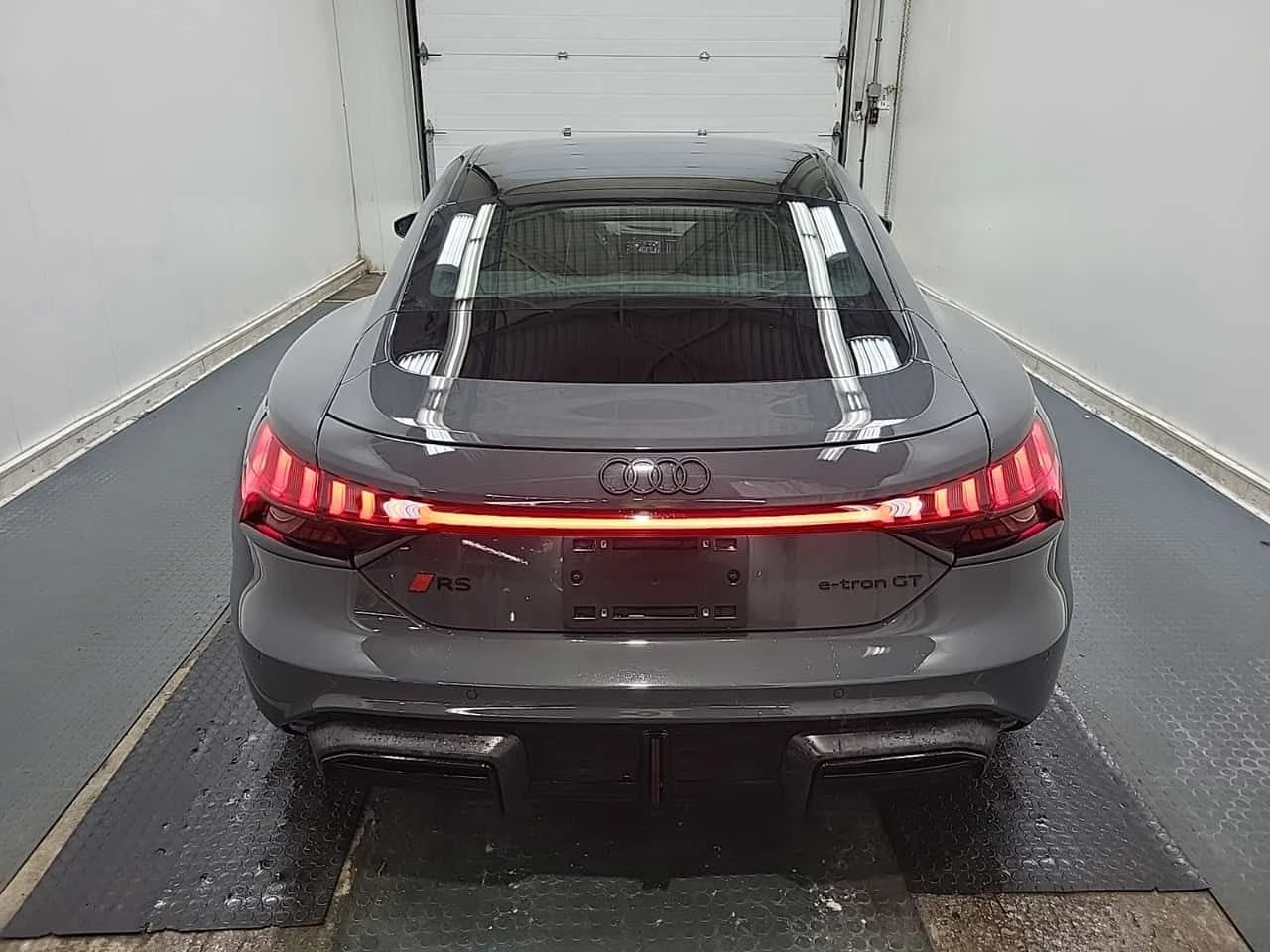 Audi E-Tron GT RS| ALCANTARA| PANO| 2 КЛЮЧА| , снимка 5 - Автомобили и джипове - 54065322