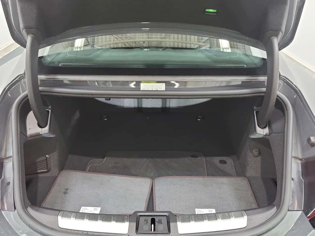 Audi E-Tron GT RS| ALCANTARA| PANO| 2 КЛЮЧА| , снимка 15 - Автомобили и джипове - 54065322