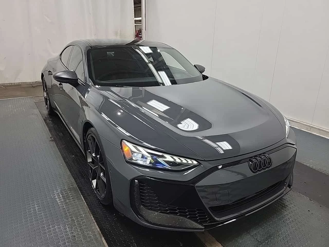 Audi E-Tron GT RS| ALCANTARA| PANO| 2 КЛЮЧА| , снимка 2 - Автомобили и джипове - 54065322