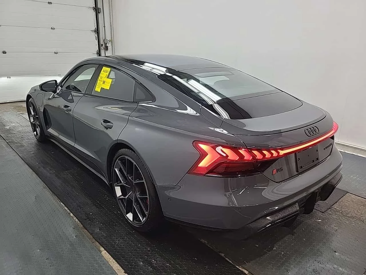 Audi E-Tron GT RS| ALCANTARA| PANO| 2 КЛЮЧА| , снимка 4 - Автомобили и джипове - 54065322