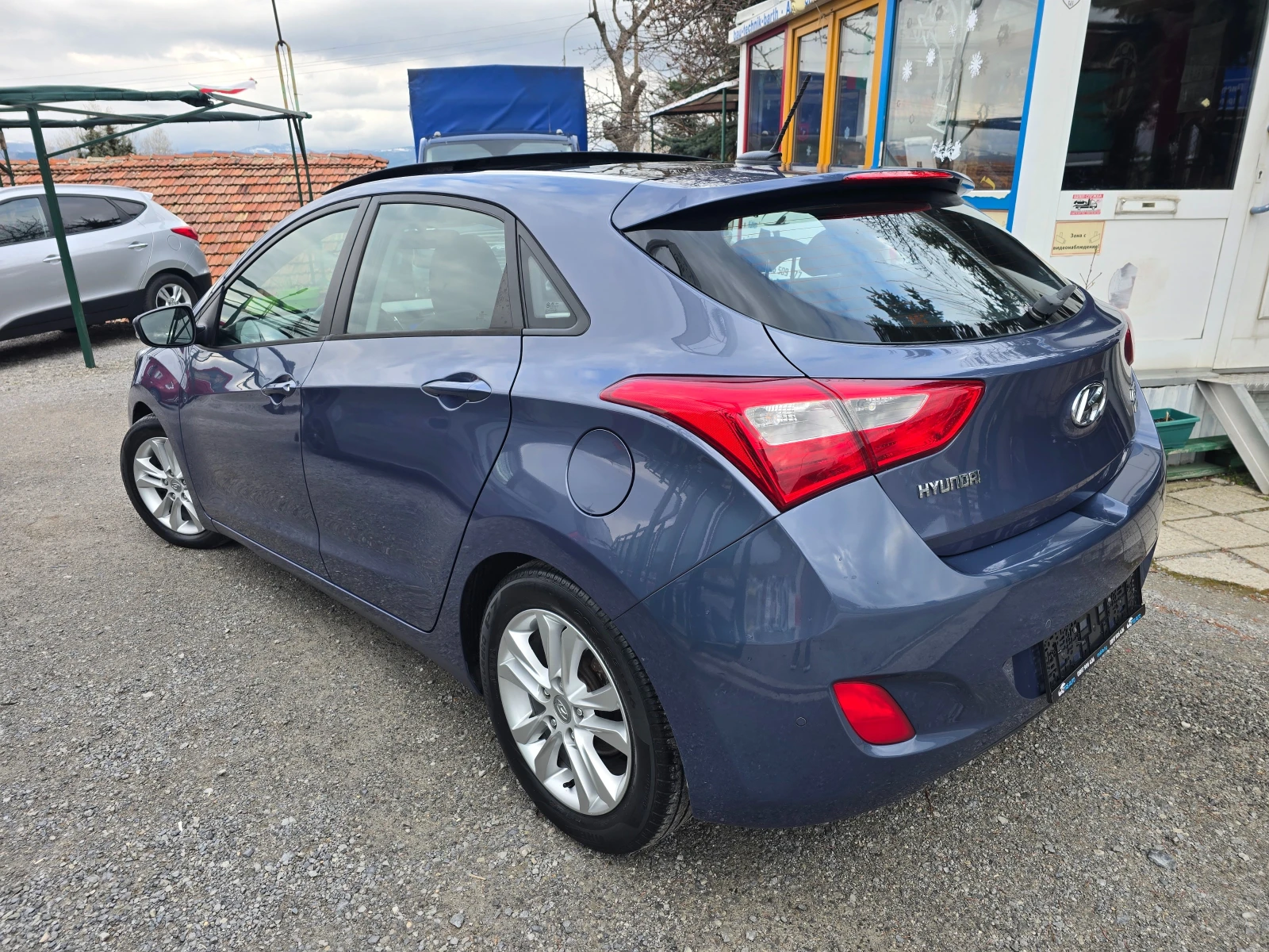 Hyundai I30 1.6CRDi-Led= Panorama, снимка 8 - Автомобили и джипове - 54114115