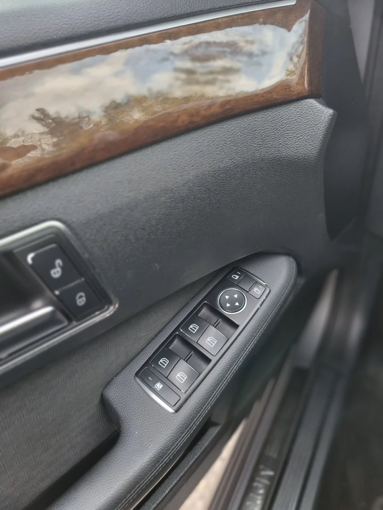 Mercedes-Benz E 200, снимка 6 - Автомобили и джипове - 54258880