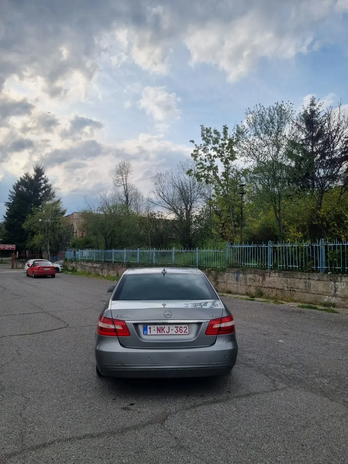 Mercedes-Benz E 200, снимка 8 - Автомобили и джипове - 54258880
