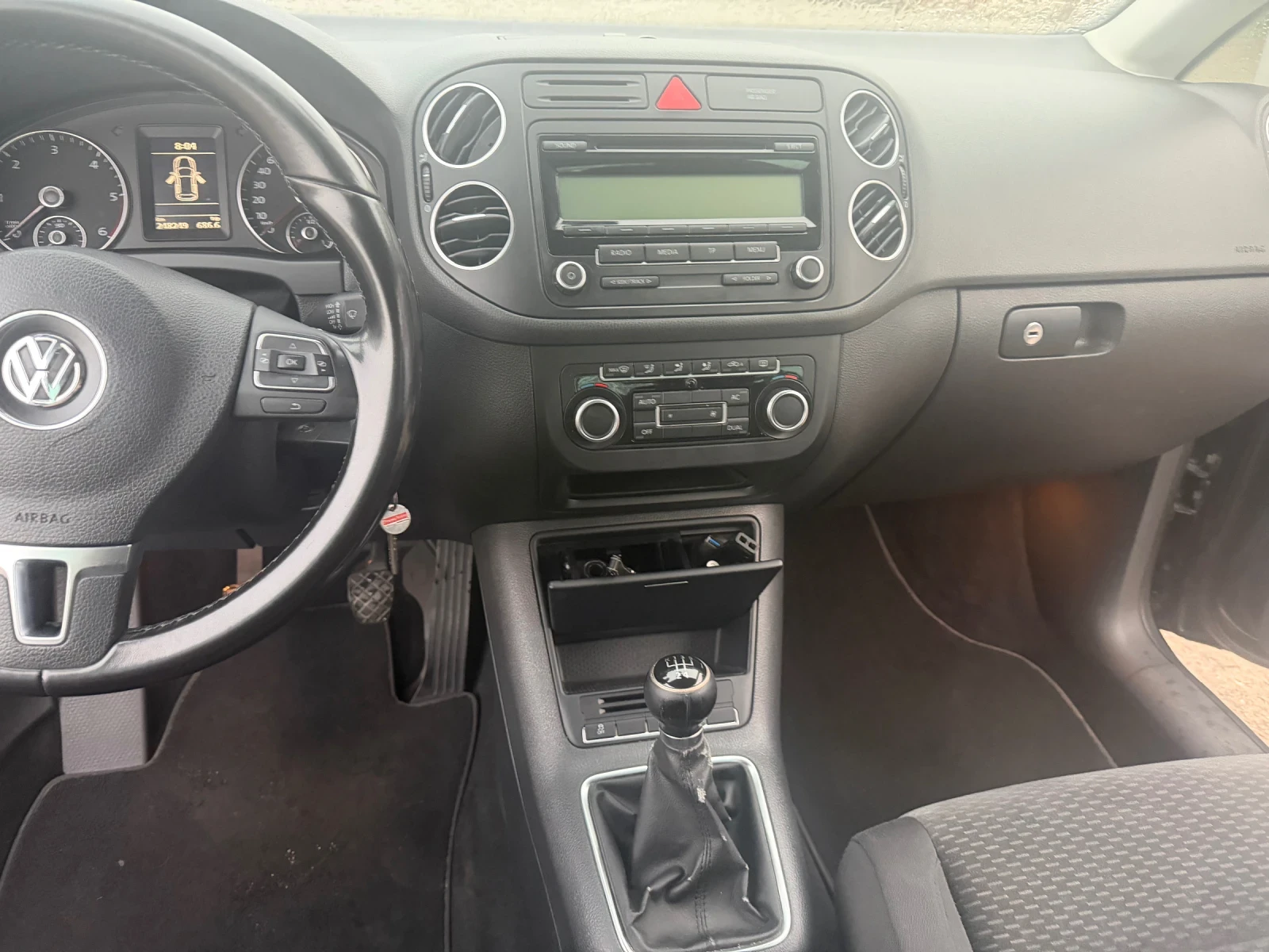 VW Golf Plus 1.6  105 ps, снимка 9 - Автомобили и джипове - 54493309