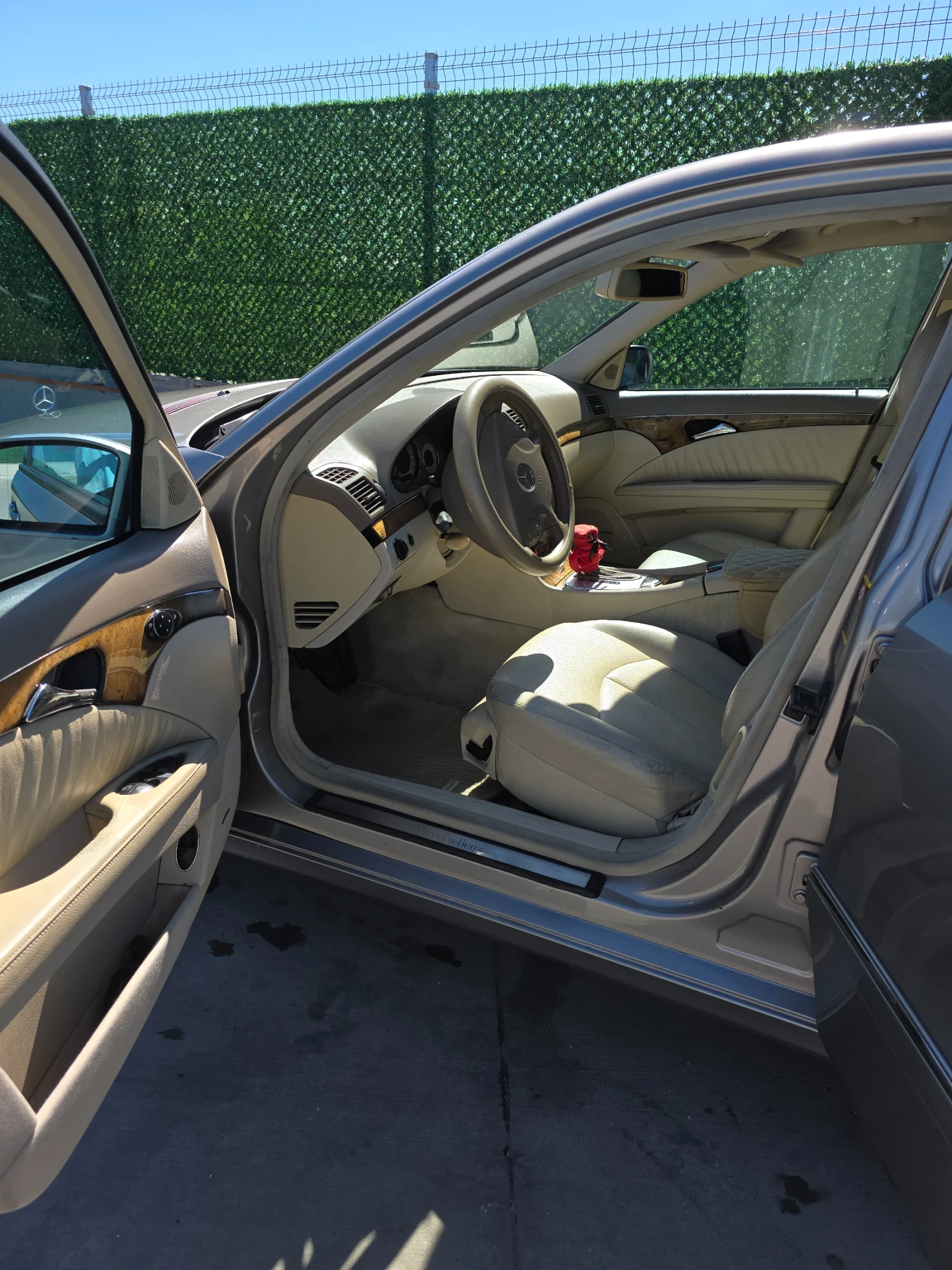 Mercedes-Benz E 320, снимка 7 - Автомобили и джипове - 54900300
