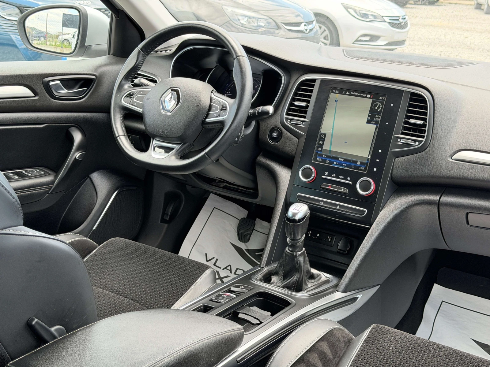 Renault Megane 1.5d E6B / INTENS / РЕАЛНИ КМ / 1-Собственик, снимка 14 - Автомобили и джипове - 55233405