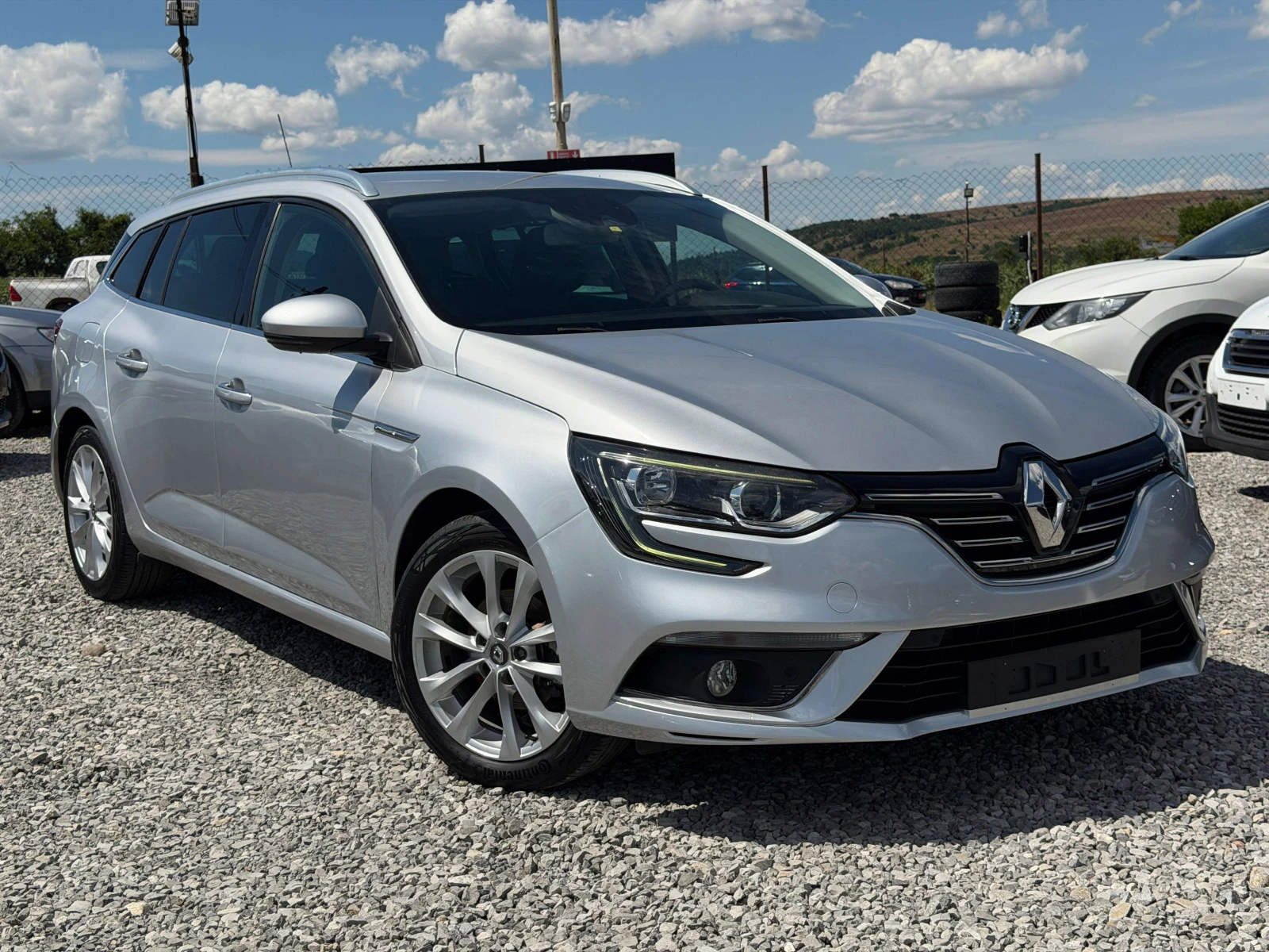 Renault Megane 1.5d E6B / INTENS / РЕАЛНИ КМ / 1-Собственик