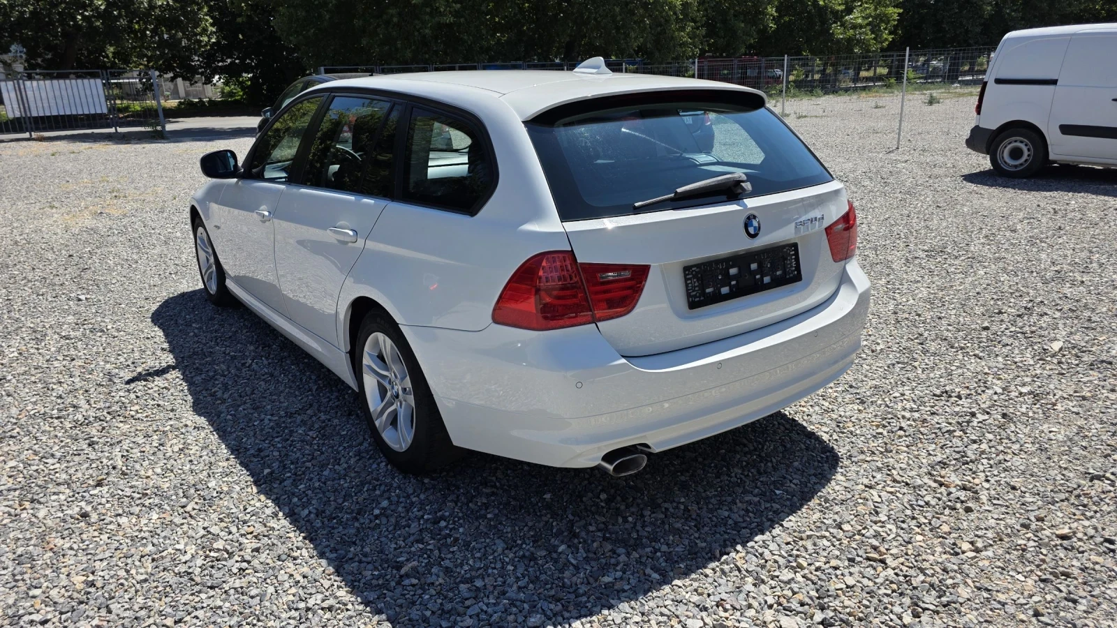 BMW 320, снимка 7 - Автомобили и джипове - 55377113