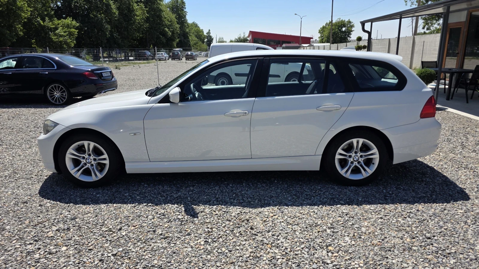 BMW 320, снимка 8 - Автомобили и джипове - 55377113