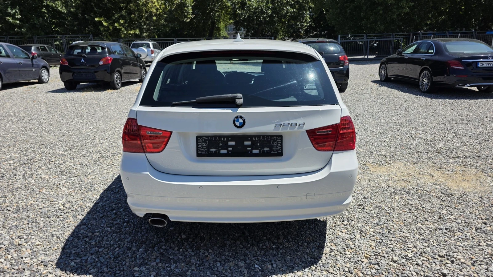 BMW 320, снимка 6 - Автомобили и джипове - 55377113