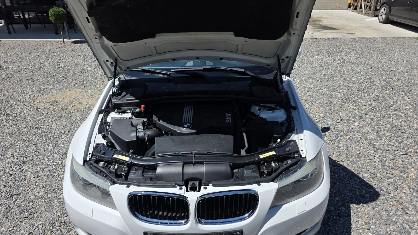 BMW 320, снимка 17 - Автомобили и джипове - 55377113