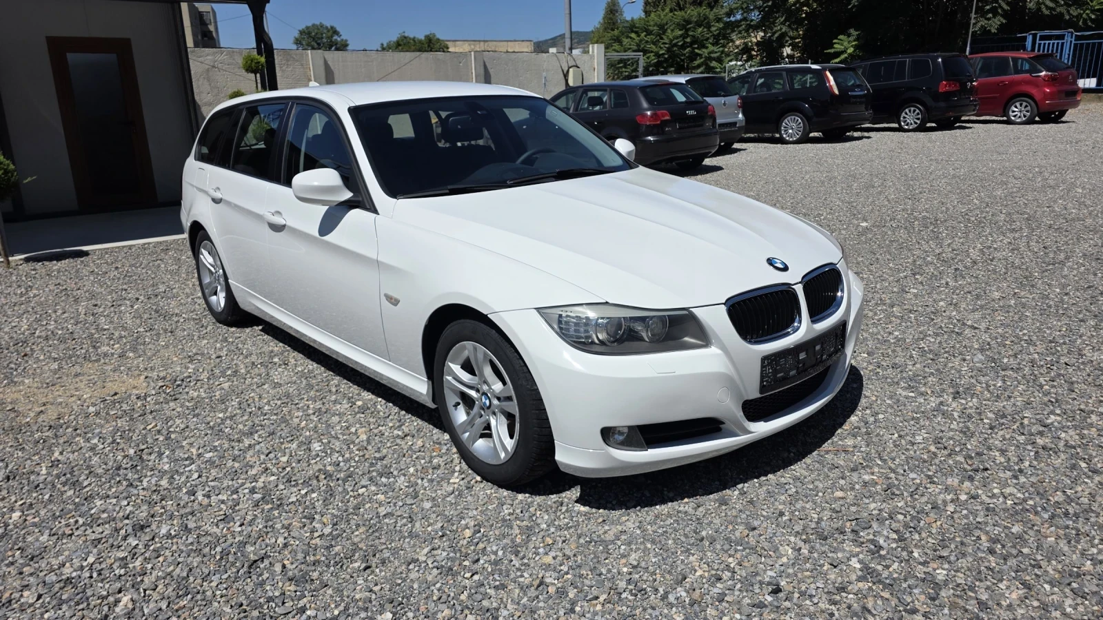 BMW 320, снимка 3 - Автомобили и джипове - 55377113
