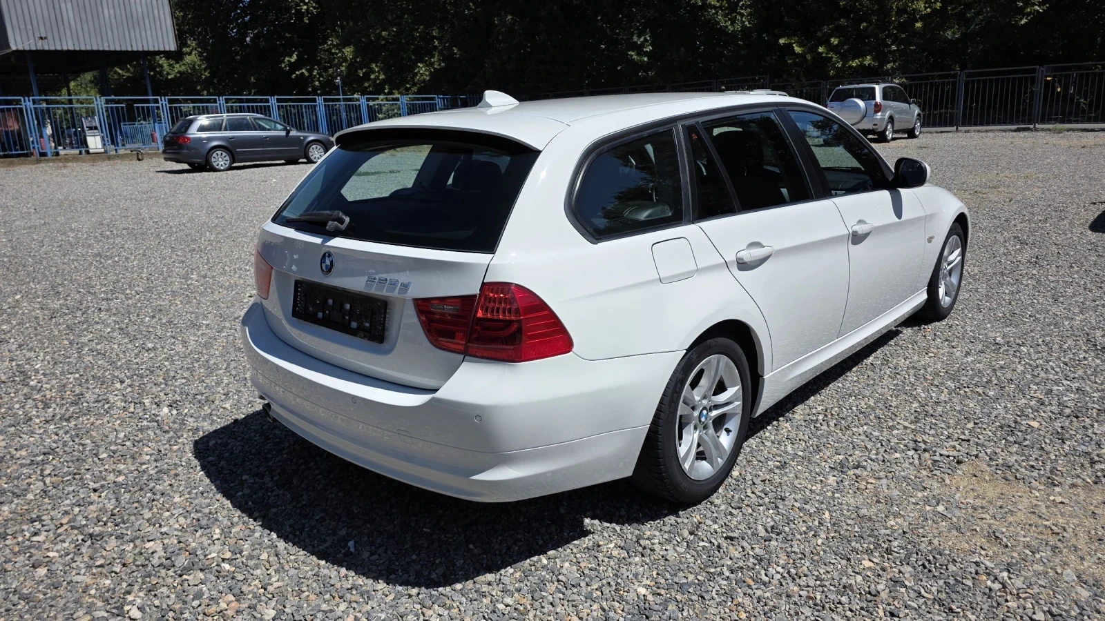 BMW 320, снимка 5 - Автомобили и джипове - 55377113