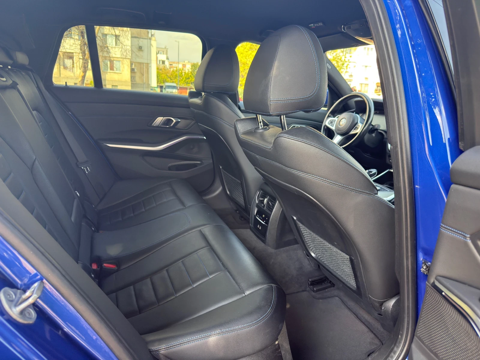 BMW 320 G21 320d xDrive, снимка 11 - Автомобили и джипове - 55660791