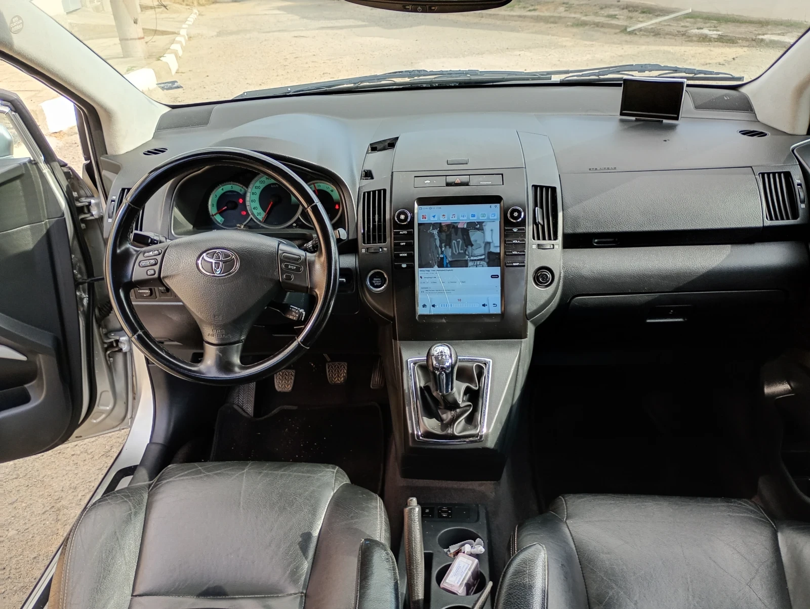 Toyota Corolla verso, снимка 12 - Автомобили и джипове - 55877214