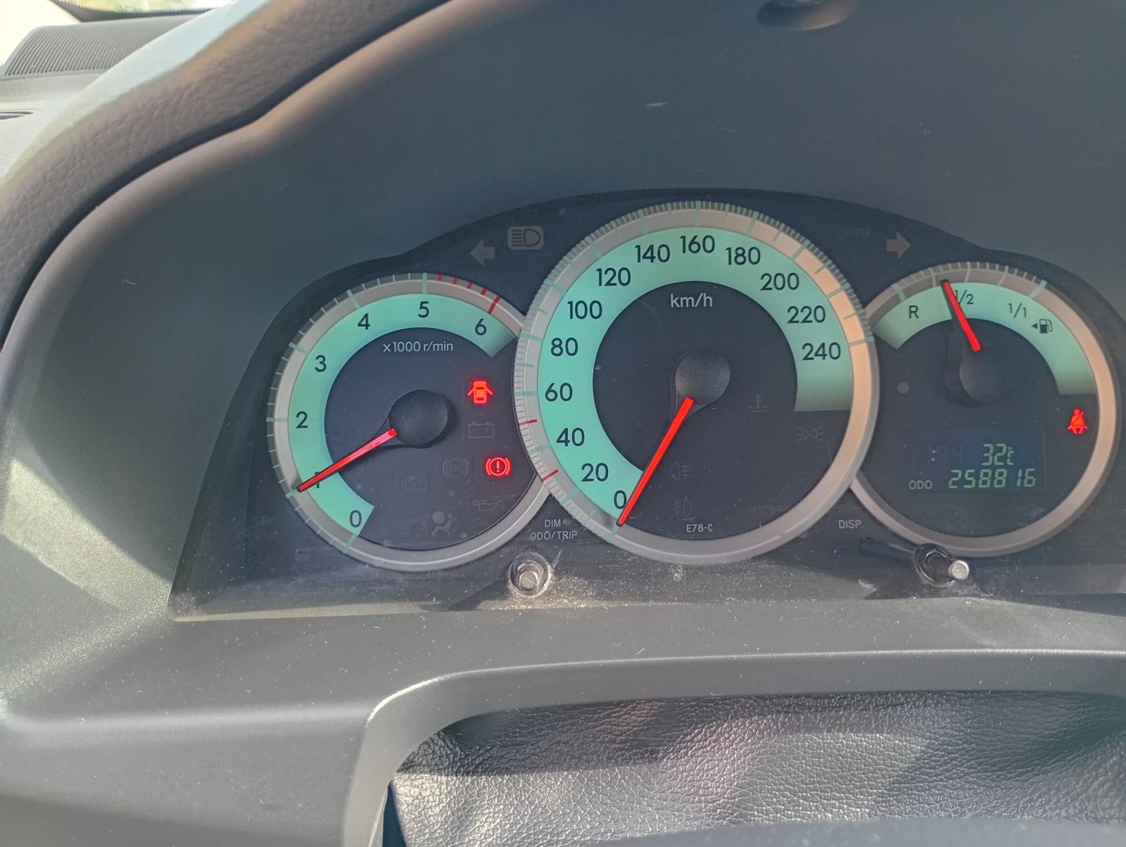 Toyota Corolla verso, снимка 9 - Автомобили и джипове - 55877214