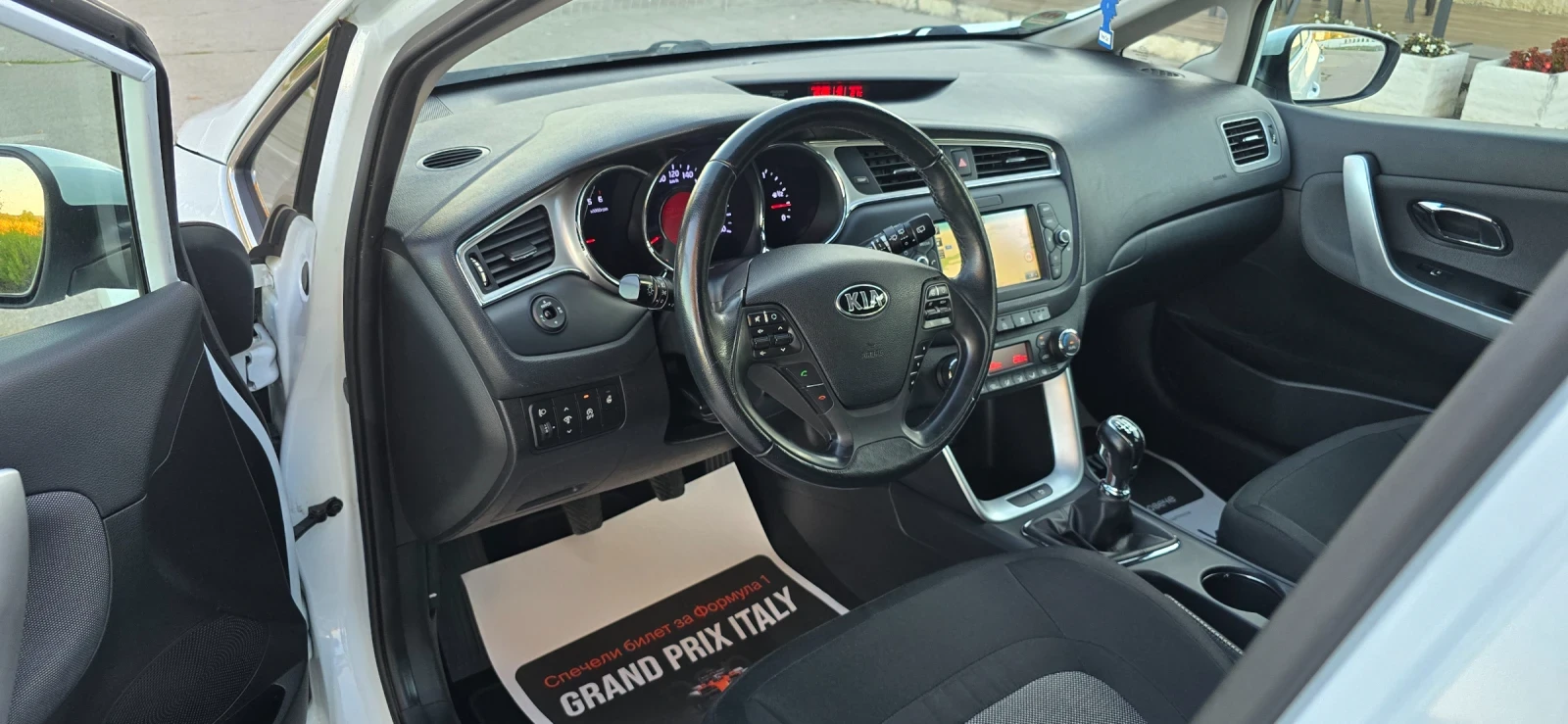 Kia Ceed 1.6 136hp FACELIFT, снимка 12 - Автомобили и джипове - 56125653