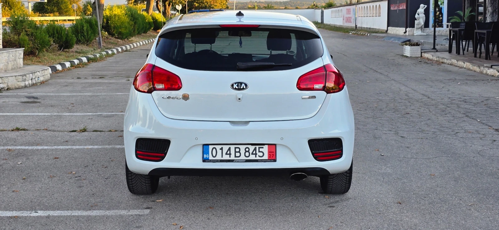 Kia Ceed 1.6 136hp FACELIFT, снимка 7 - Автомобили и джипове - 56125653